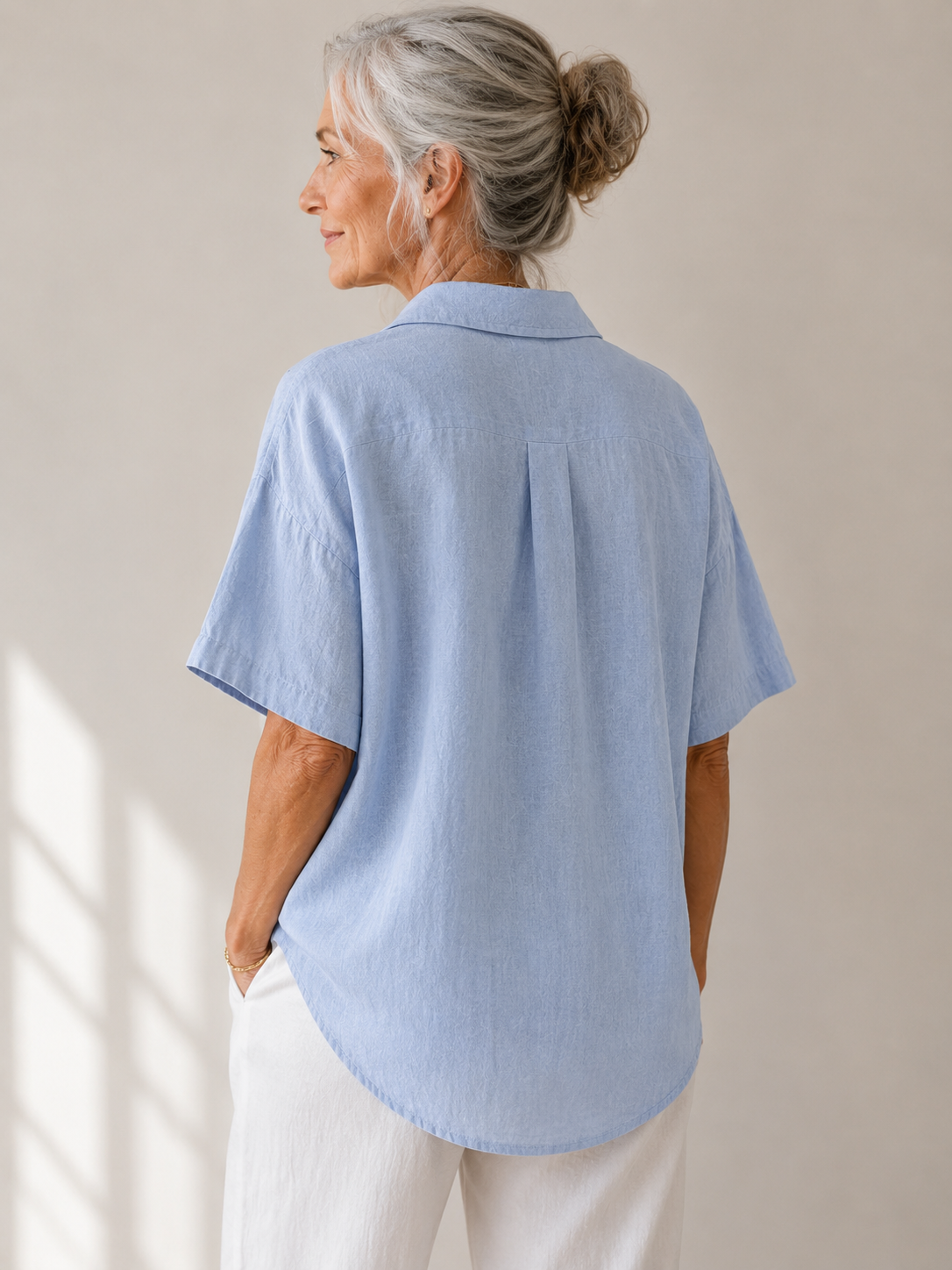 Sonja – Blusa con Cuello y Detalle de Botones