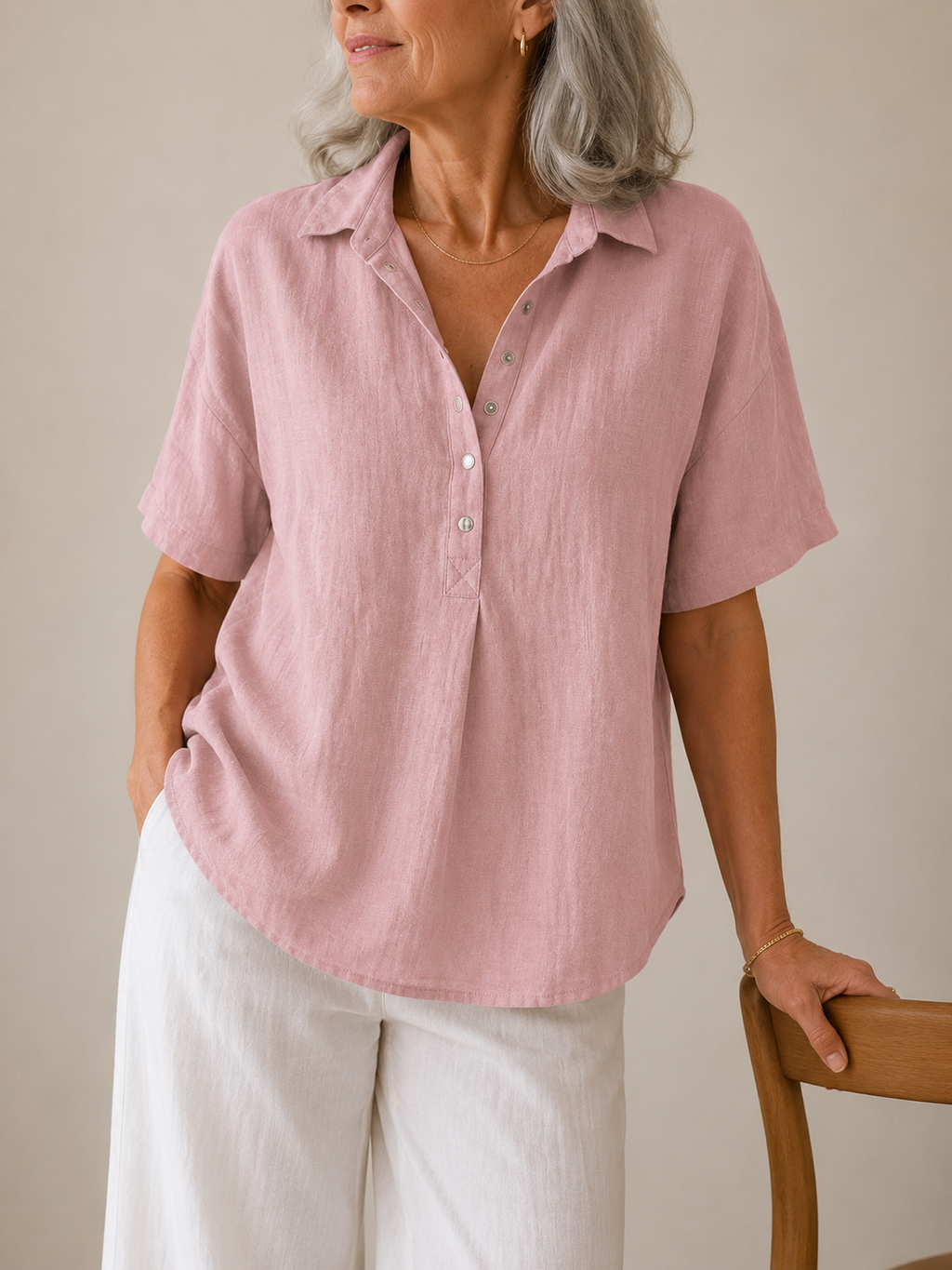 Sonja – Blusa con Cuello y Detalle de Botones